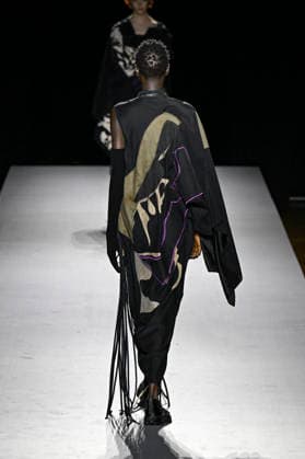 Yohji Yamamoto Women s Ready-to-Wear Spring Summer 2027 Collection Fashion Show during Paris Fashion Week, on October 2, 2026 Bestimage Yohji Yamamoto Fashion Show Women s Ready-to-Wear Spring Summer 2027 Collection during Paris Fashion Week, on October 2, 2026, in Paris, France Paris France  Copyright: xAgencex xBestimagexAgencex xBestimagex