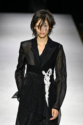 Yohji Yamamoto Women s Ready-to-Wear Spring Summer 2027 Collection Fashion Show during Paris Fashion Week, on October 2, 2026 Bestimage Yohji Yamamoto Fashion Show Women s Ready-to-Wear Spring Summer 2027 Collection during Paris Fashion Week, on October 2, 2026, in Paris, France Paris France  Copyright: xAgencex xBestimagexAgencex xBestimagex