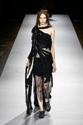 Yohji Yamamoto Women s Ready-to-Wear Spring Summer 2027 Collection Fashion Show during Paris Fashion Week, on October 2, 2026 Bestimage Yohji Yamamoto Fashion Show Women s Ready-to-Wear Spring Summer 2027 Collection during Paris Fashion Week, on October 2, 2026, in Paris, France Paris France  Copyright: xAgencex xBestimagexAgencex xBestimagex