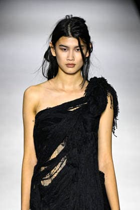 Yohji Yamamoto Women s Ready-to-Wear Spring Summer 2027 Collection Fashion Show during Paris Fashion Week, on October 2, 2026 Bestimage Yohji Yamamoto Fashion Show Women s Ready-to-Wear Spring Summer 2027 Collection during Paris Fashion Week, on October 2, 2026, in Paris, France Paris France  Copyright: xAgencex xBestimagexAgencex xBestimagex