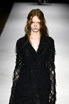 Yohji Yamamoto Women s Ready-to-Wear Spring Summer 2027 Collection Fashion Show during Paris Fashion Week, on October 2, 2026 Bestimage Yohji Yamamoto Fashion Show Women s Ready-to-Wear Spring Summer 2027 Collection during Paris Fashion Week, on October 2, 2026, in Paris, France Paris France  Copyright: xAgencex xBestimagexAgencex xBestimagex