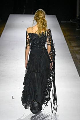Yohji Yamamoto Women s Ready-to-Wear Spring Summer 2027 Collection Fashion Show during Paris Fashion Week, on October 2, 2026 Bestimage Yohji Yamamoto Fashion Show Women s Ready-to-Wear Spring Summer 2027 Collection during Paris Fashion Week, on October 2, 2026, in Paris, France Paris France  Copyright: xAgencex xBestimagexAgencex xBestimagex