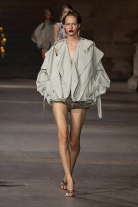 Victoria Beckham Women s Ready-to-Wear Spring Summer 2027 Collection Fashion Show during Paris Fashion Week, on October 2, 2026, in Paris, Bestimage Victoria Beckham Fashion Show Women s Ready-to-Wear Spring Summer 2027 Collection during Paris Fashion Week, on October 2, 2026, in Paris, France Paris France  Copyright: xAgencex xBestimagexAgencex xBestimagex