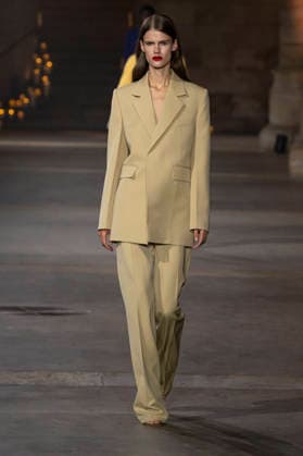 Victoria Beckham Women s Ready-to-Wear Spring Summer 2027 Collection Fashion Show during Paris Fashion Week, on October 2, 2026, in Paris, Bestimage Victoria Beckham Fashion Show Women s Ready-to-Wear Spring Summer 2027 Collection during Paris Fashion Week, on October 2, 2026, in Paris, France Paris France  Copyright: xAgencex xBestimagexAgencex xBestimagex