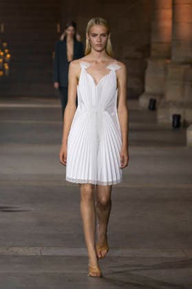 Victoria Beckham Women s Ready-to-Wear Spring Summer 2027 Collection Fashion Show during Paris Fashion Week, on October 2, 2026, in Paris, Bestimage Victoria Beckham Fashion Show Women s Ready-to-Wear Spring Summer 2027 Collection during Paris Fashion Week, on October 2, 2026, in Paris, France Paris France  Copyright: xAgencex xBestimagexAgencex xBestimagex