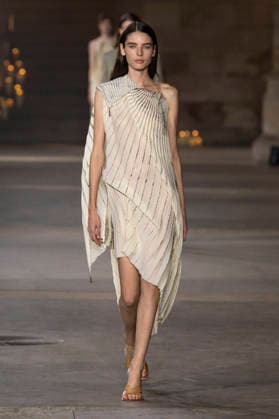 Victoria Beckham Women s Ready-to-Wear Spring Summer 2027 Collection Fashion Show during Paris Fashion Week, on October 2, 2026, in Paris, Bestimage Victoria Beckham Fashion Show Women s Ready-to-Wear Spring Summer 2027 Collection during Paris Fashion Week, on October 2, 2026, in Paris, France Paris France  Copyright: xAgencex xBestimagexAgencex xBestimagex