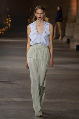 Victoria Beckham Women s Ready-to-Wear Spring Summer 2027 Collection Fashion Show during Paris Fashion Week, on October 2, 2026, in Paris, Bestimage Victoria Beckham Fashion Show Women s Ready-to-Wear Spring Summer 2027 Collection during Paris Fashion Week, on October 2, 2026, in Paris, France Paris France  Copyright: xAgencex xBestimagexAgencex xBestimagex