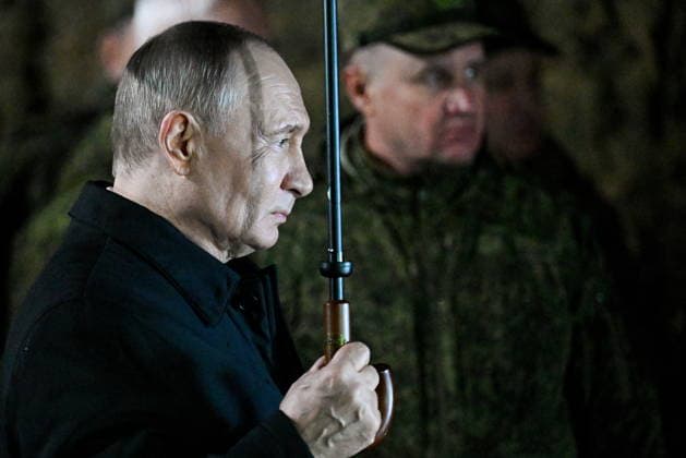 RUSSIA, CHELYABINSK REGION - OCTOBER 2, 2026: Russia s President Vladimir Putin inspects the Tsentr Centre 2026 military exercise at the Chebarkul training ground. Sergei Bobylev POOL TASS  98707460