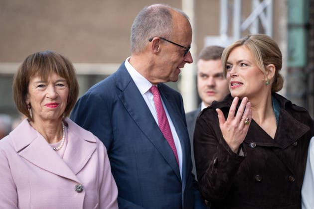 Feierlichkeiten zum Tag der Deutschen Einheit 2026 in Bremen Ehefrau Charlotte Merz gemeinsam mit Bundeskanzler Friedrich Merz (CDU) und Bundestagspraesidentin Julia Kloeckner bei ihrer Ankunft zu den Feierlichkeiten zum Tag der Deutschen Einheit 2026 in Bremen, Bremen, 03.10.2026 Bremen Bremen Deutschland