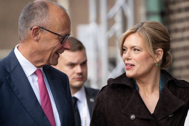 Feierlichkeiten zum Tag der Deutschen Einheit 2026 in Bremen Bundeskanzler Friedrich Merz (CDU) gemeinsam mit Bundestagspraesidentin Julia Kloeckner bei ihrer Ankunft zu den Feierlichkeiten zum Tag der Deutschen Einheit 2026 in Bremen, Bremen, 03.10.2026 Bremen Bremen Deutschland