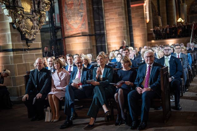 Ökumenischer Gottesdienst im Dom St. Petri Hubertus van Megen, Apostolischer Nuntius in Deutschland, Charlotte Merz, Ehefrau von Friedrich Merz, Friedrich Merz, Bundeskanzler, Julia Klöckner, Bundestagspräsidentin, Elke Büdenbinder, Ehefrau von Frank-Walter Steinmeier, Frank-Walter Steinmeier, Bundespräsident (1. Reihe von links);Offizielle zentrale Feierlichkeiten zum Tag der Deutschen Einheit 2026 in Bremen, Bremen Bremen Deutschland Innenstadt