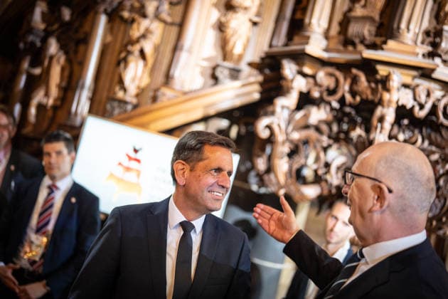 Ökumenischer Gottesdienst im Dom St. Petri Olaf Lies, Ministerpräsident Niedersachsen, mit Dietmar Woidke, Ministerpräsident Brandenburg (von links);Offizielle zentrale Feierlichkeiten zum Tag der Deutschen Einheit 2026 in Bremen, Bremen Bremen Deutschland Innenstadt