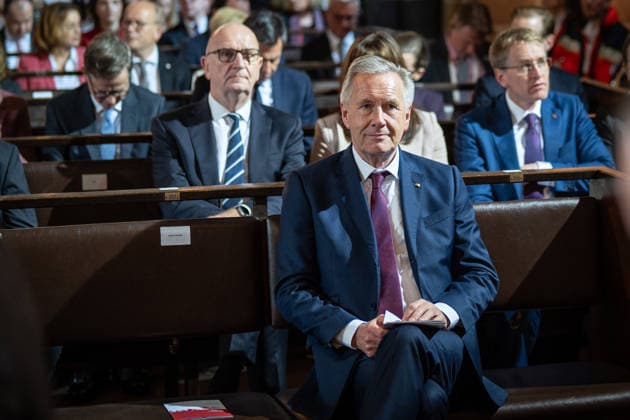 Ökumenischer Gottesdienst im Dom St. Petri Christian Wulff, Bundespräsident a.D. in der ersten Reihe, dahinter von links Dietmar Woidke, Ministerpräsident Brandenburg und Daniel Günther, Ministerpräsident Schleswig-Holstein;Offizielle zentrale Feierlichkeiten zum Tag der Deutschen Einheit 2026 in Bremen, Bremen Bremen Deutschland Innenstadt