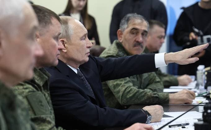 Putin Observes Centre-2026 Military Exercise in Chelyabinsk Russian President Vladimir Putin visits the Chebarkul training ground in the Chelyabinsk Region, Russia, to observe troops during the active phase of the Centre-2026 command post exercise, on October 2, 2026. The exercise, held from September 28 to October 3, involves more than 47,000 military personnel across 11 training grounds and the Caspian Sea, according to Russian officials. Photo by Russian Russian President official apaimages Russia Russia Russian Federation 021026_Russia_RPO_00(6) Copyright: xapaimagesxRussianxRussianxPresidentxxofficialx xapaimagesx