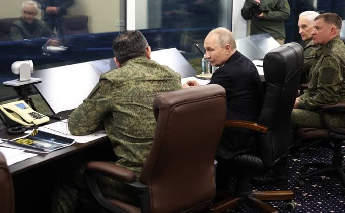 Putin Observes Centre-2026 Military Exercise in Chelyabinsk Russian President Vladimir Putin visits the Chebarkul training ground in the Chelyabinsk Region, Russia, to observe troops during the active phase of the Centre-2026 command post exercise, on October 2, 2026. The exercise, held from September 28 to October 3, involves more than 47,000 military personnel across 11 training grounds and the Caspian Sea, according to Russian officials. Photo by Russian Russian President official apaimages Russia Russia Russian Federation 021026_Russia_RPO_00(7) Copyright: xapaimagesxRussianxRussianxPresidentxxofficialx xapaimagesx