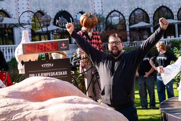 Danish Championship in Giant Pumpkins Revealed Peter Holst Olsen from Naestved and his giant pumpkin weighing 1198 kg wins the Danish Championship in Giant Pumpkins in Tivoli, Copenhagen on Saturday, October 3, 2026. (Photo: Emil Nicolai Helms Scanpix 2026) , Copenhagen Denmark Copyright: EmilxNicolaixHelmsx spdk20261003-132656-L