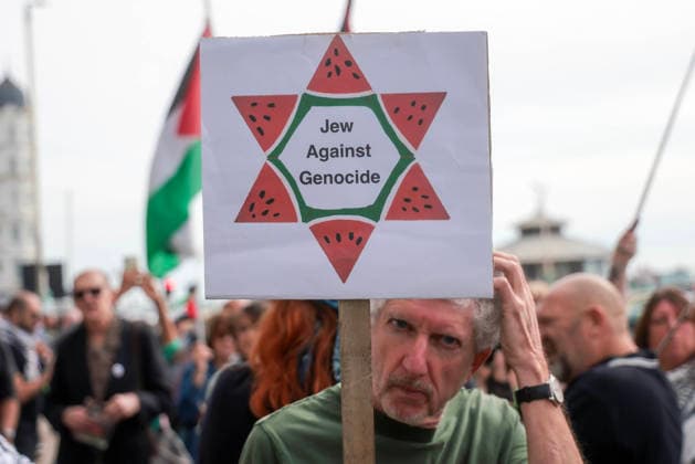. 03 10 2026. Brighton, United Kingdom. Green Party Conference Day 2. Zionist protest & counter protest outside the Green Party Conference on day two at the Brighton Centre, Brighton.  xMartynxWheatleyx xi-Imagesx IIM-27041-0058