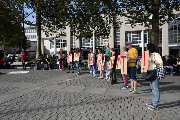 03.10.2026 Pressetermin Initiative Es brennt Menschenkette in Dortmund, Hansaplatz Grußwort zur Eröfnnung Dortmund Hansaplatz und Westenhellweg NRW Deutschland