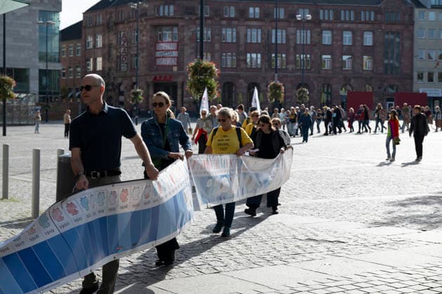 03.10.2026 Pressetermin Initiative Es brennt Menschenkette in Dortmund, Hansaplatz Es geht mit dem Banner zum Westenhellweg Dortmund Hansaplatz und Westenhellweg NRW Deutschland