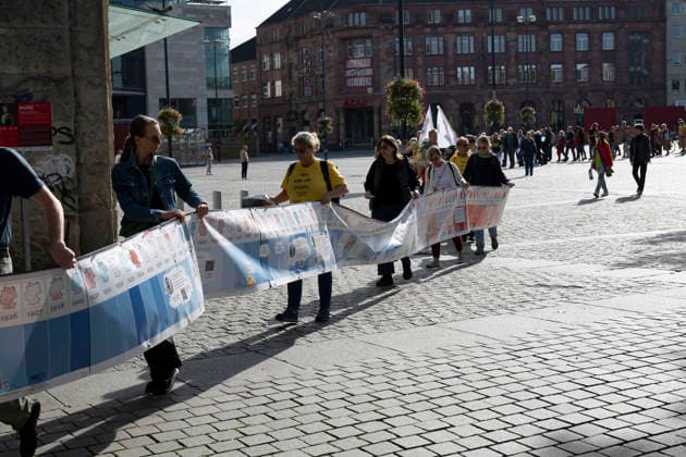 03.10.2026 Pressetermin Initiative Es brennt Menschenkette in Dortmund, Hansaplatz Es geht mit dem Banner zum Westenhellweg Dortmund Hansaplatz und Westenhellweg NRW Deutschland