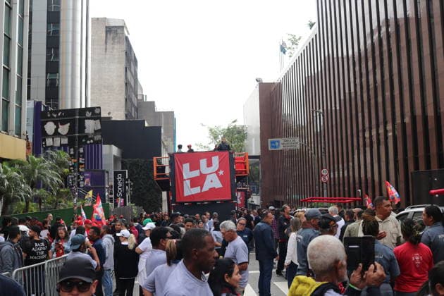 SaO PAULO, SP - 03.10.2026: CAMINHADA REuNE LULA E HADDAD EM SP - President and candidate for re-election Luiz Inacio Lula da Silva participates this Saturday (3), alongside Fernando Haddad, in a campaign walk on Avenida Paulista, in Sao Paulo. The gathering takes place at 10 am, at the corner with Alameda Ministro Rocha Azevedo, with a route along Paulista and Rua Augusta to Praca Roosevelt. The event takes place on the eve of the first round of elections. x3024076x  AngÃ licaxAlves