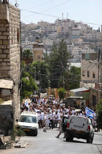 Israeli Soldiers Restrict Palestinian Movement During Settler Tour in Hebron Israeli soldiers restrict the movement of Palestinians and take security measures during a tour by Israeli settlers in the Old City of Hebron, in the West Bank, on October 3, 2026, during the Jewish holiday of Sukkot. Photo by Mamoun Wazwaz apaimages Hebron West Bank Palestinian Territory 031026_Hebron_MW_00(12) Copyright: xapaimagesxMamounxWazwazx xapaimagesx