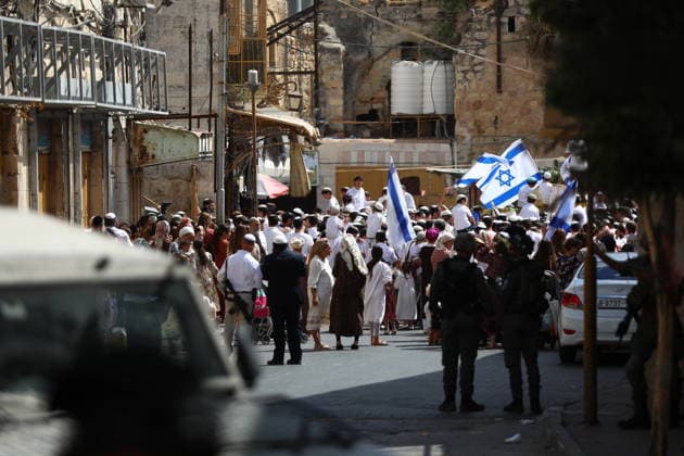 Israeli Soldiers Restrict Palestinian Movement During Settler Tour in Hebron Israeli soldiers restrict the movement of Palestinians and take security measures during a tour by Israeli settlers in the Old City of Hebron, in the West Bank, on October 3, 2026, during the Jewish holiday of Sukkot. Photo by Mamoun Wazwaz apaimages Hebron West Bank Palestinian Territory 031026_Hebron_MW_00(30) Copyright: xapaimagesxMamounxWazwazx xapaimagesx