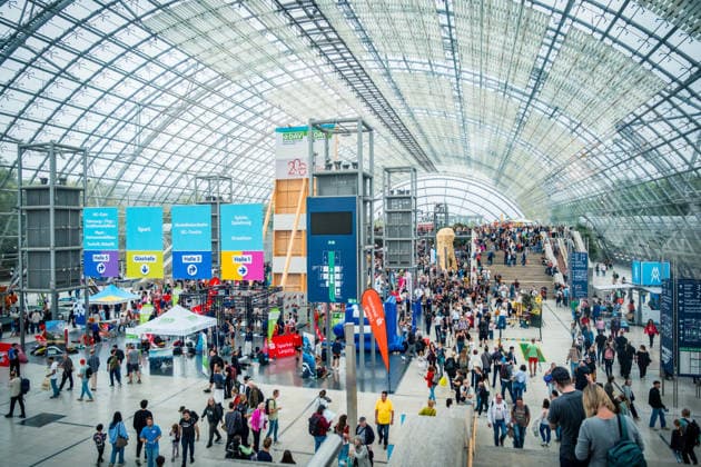Leipzig, Deutschland, 3. Oktober 2026: Auf der Hobbymesse Leipzig dreht sich alles um Modellbau, Modelleisenbahnen, Spiele, Kreativität, Technik und zahlreiche weitere Freizeitaktivitäten. Tausende Besucher informieren sich über neue Trends, bestaunen detailreiche Modelle und probieren verschiedene Hobbys selbst aus. Dieses Jahr findet auch der Europacup im Speedklettern dort statt Hobbymesse Leipzig 2026