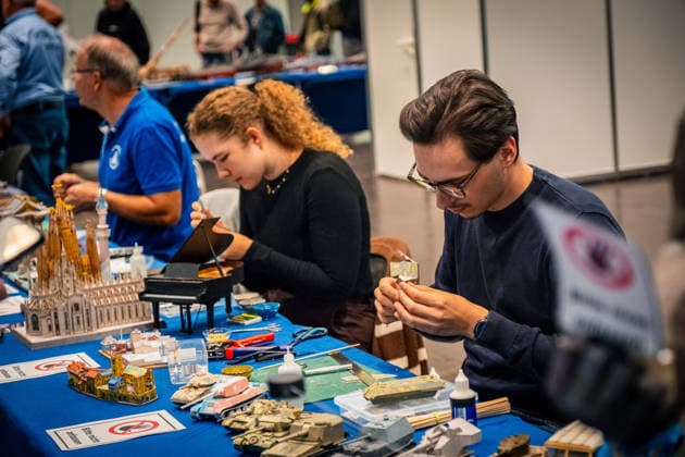 Leipzig, Deutschland, 3. Oktober 2026: Auf der Hobbymesse Leipzig dreht sich alles um Modellbau, Modelleisenbahnen, Spiele, Kreativität, Technik und zahlreiche weitere Freizeitaktivitäten. Tausende Besucher informieren sich über neue Trends, bestaunen detailreiche Modelle und probieren verschiedene Hobbys selbst aus. Dieses Jahr findet auch der Europacup im Speedklettern dort statt Hobbymesse Leipzig 2026