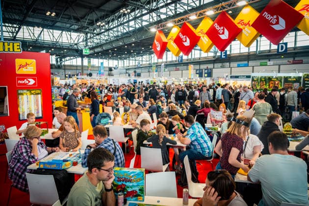 Leipzig, Deutschland, 3. Oktober 2026: Auf der Hobbymesse Leipzig dreht sich alles um Modellbau, Modelleisenbahnen, Spiele, Kreativität, Technik und zahlreiche weitere Freizeitaktivitäten. Tausende Besucher informieren sich über neue Trends, bestaunen detailreiche Modelle und probieren verschiedene Hobbys selbst aus. Dieses Jahr findet auch der Europacup im Speedklettern dort statt Hobbymesse Leipzig 2026