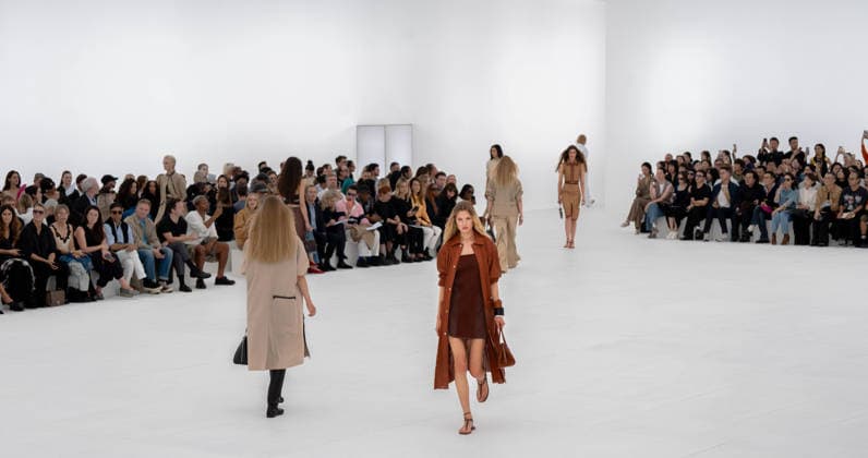 PARIS FASHION WEEK SPRING SUMMER 2027 HERMÈS WOMEN S READY-TO-WEAR sylvie lefort photography MAXPPP 03 10 2026 @Sylvie Lefort Photography MAXPPP October 3, 2026 Models showcase designs from the HERMES Women’s Spring Summer 2027 collection during Paris Fashion Week in Paris, France, October 3, 2026. The presentation of the women’s collections took place from September 28 to October 6, 26.  Copyright: xMAXPPPxsylviexlefortxphotographyx LFR202610035921 LFR202610035921