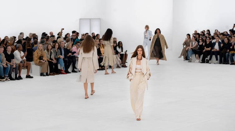 PARIS FASHION WEEK SPRING SUMMER 2027 HERMÈS WOMEN S READY-TO-WEAR sylvie lefort photography MAXPPP 03 10 2026 @Sylvie Lefort Photography MAXPPP October 3, 2026 Models showcase designs from the HERMES Women’s Spring Summer 2027 collection during Paris Fashion Week in Paris, France, October 3, 2026. The presentation of the women’s collections took place from September 28 to October 6, 26.  Copyright: xMAXPPPxsylviexlefortxphotographyx LFR202610035922 LFR202610035922