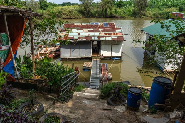 Floating homes offer a way of life adapted to recurrent flooding in Hanoi HANOI, VIETNAM - OCTOBER 3: Residents go about their daily lives in a floating village built in an area that is regularly affected by flooding, with homes designed to rise with changing water levels, as seen in Hanoi, Vietnam, on October 3, 2026. The floating homes allow residents to adapt to recurring floods while continuing to live and work in the area. Magdalena Chodownik Anadolu Hanoi Vietnam. Editorial use only. Please get in touch for any other usage.  Copyright: x2026xAnadoluxMagdalenaxChodownikx