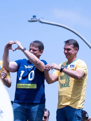 Flavio Bolsonaro and Tarcisio de Freitas attend campaign motorcycle rally in Sao Paulo Flavio Bolsonaro, candidate for President of Brazil, and Sao Paulo Governor Tarcisio de Freitas, candidate for reelection, participate in a campaign motorcycle rally between Santa Barbara d Oeste and Americana, Sao Paulo state, Brazil, on October 3, 2026, on the final day of campaigning for the first round of the 2026 Brazilian elections. The event was also attended by Senate candidates Andre do Prado and Guilherme Derrite. Copyright: xxVitorxBitencourtx