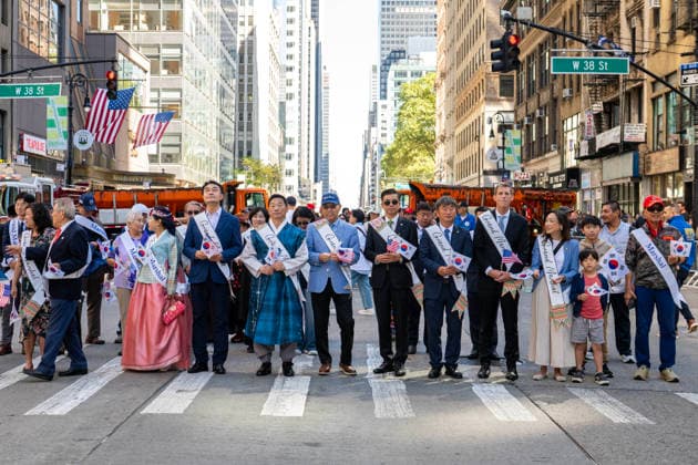 October 3, 2026, New York, New York, USA: Grand Marshals for the 2026 NYC Korean Parade, including member of the U.S. House of Representatives from New York s 3rd district, TOM SUOZZI pose for a photo immeidately preceding the start of the parade. New York USA - ZUMAh214 20261003_znp_h214_010 Copyright: xSDxHerzogx