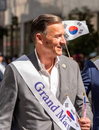 October 3, 2026, New York, New York, USA: US congressman TOM SUOZZI marching in the 2026 NYC Korean parade. New York USA - ZUMAh214 20261003_znp_h214_038 Copyright: xSDxHerzogx
