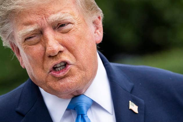 US President Donald J. Trump speaks to members of the media before boarding Marine One on the South Lawn of the White House in Washington, DC on October 3, 2026. President Trump visited his golf course in Virginia before a midterm campaign trip to Ohio later in the day.  WAX20261003870 GRAEMExSLOAN