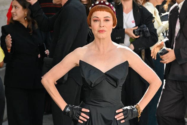 PFW Vivienne Westwood Outside Arrivals Rose McGowan arriving at the Vivienne Westwood show during Paris Fashion Week, in Paris, France on 3 October 2026. Photo by Julien Reynaud APS-Medias ABACAPRESS.COM Paris France  Copyright: xReynaudxJulien APS-Medias ABACAx