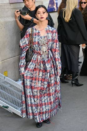 PFW Vivienne Westwood Outside Arrivals Guest arriving at the Vivienne Westwood show during Paris Fashion Week, in Paris, France on 3 October 2026. Photo by Julien Reynaud APS-Medias ABACAPRESS.COM Paris France  Copyright: xReynaudxJulien APS-Medias ABACAx