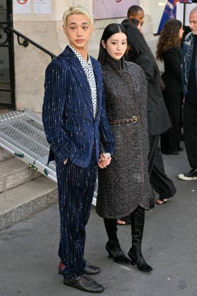 PFW Vivienne Westwood Outside Arrivals Jey Jinhyeong, Mayu Kitazawa arriving at the Vivienne Westwood show during Paris Fashion Week, in Paris, France on 3 October 2026. Photo by Julien Reynaud APS-Medias ABACAPRESS.COM Paris France  Copyright: xReynaudxJulien APS-Medias ABACAx