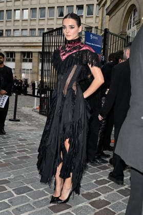 PFW Ann Demeulemeester Outside Arrivals Charlotte Lawrence arriving at the Ann Demeulemeester show during Paris Fashion Week, in Paris, France on 3 October 2026. Photo by Julien Reynaud APS-Medias ABACAPRESS.COM Paris France  Copyright: xReynaudxJulien APS-Medias ABACAx