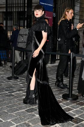 PFW Ann Demeulemeester Outside Arrivals Kozue Akimoto arriving at the Ann Demeulemeester show during Paris Fashion Week, in Paris, France on 3 October 2026. Photo by Julien Reynaud APS-Medias ABACAPRESS.COM Paris France  Copyright: xReynaudxJulien APS-Medias ABACAx