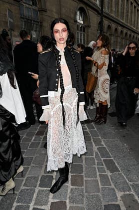 PFW Ann Demeulemeester Outside Arrivals Guest arriving at the Ann Demeulemeester show during Paris Fashion Week, in Paris, France on 3 October 2026. Photo by Julien Reynaud APS-Medias ABACAPRESS.COM Paris France  Copyright: xReynaudxJulien APS-Medias ABACAx