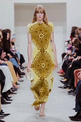 (261004) -- PARIS, Oct. 4, 2026 -- A model presents a creation from the Womenswear Spring Summer 2027 collections by Celine during the Paris Fashion Week in Paris, France, Oct. 3, 2026. (MeetEurope Handout via Xinhua) FRANCE-PARIS-FASHION WEEK-CELINE XinxHuashefa 
