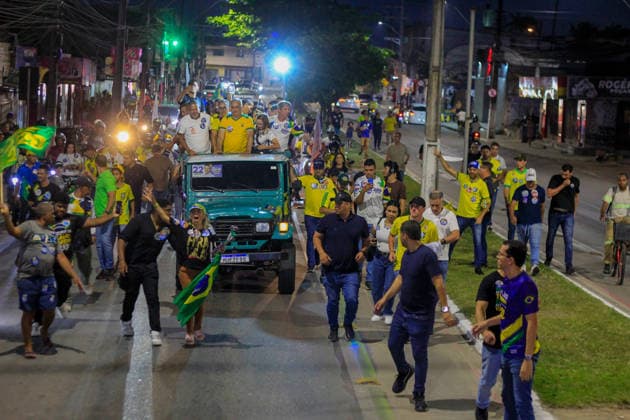MACEIo, AL - 03.10.2026: CARREATA ALFREDO GASPAR EM MACEIo - Vice-presidential candidate Alfredo Gaspar (PL), after touring the northeast in this last week of campaigning, concluded on Saturday night (3) a large motorcade in Maceio, starting from Benedito Bentes, passing along the coast of the Alagoas capital to the historic neighborhood of Jaragua, accompanied by Senate candidate Arthur Lira (PP) and candidates State Deputy Cabo Bebeto (PL) and Federal Deputy Fabio Costa, a large number of supporters were present in this motorcade x3024542x  GUIDOxJR.