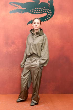Rebecca Ferguson at the photocall for the Lacoste Women s Ready-to-Wear Spring Summer 2027 show during Paris Fashion Week (PFW) at Roland Garros in Paris, France, on October 4, 2026. Olivier Borde, bestimage. Photocall at the Lacoste Women’s Ready-to-Wear Spring Summer 2027 show as part of Paris Fashion Week on October 4, 2026, in Paris, France. Paris, France  Copyright: xOLIVIERxBORDEx xBESTIMAGExOLIVIERxBORDEx xBESTIMAGEx