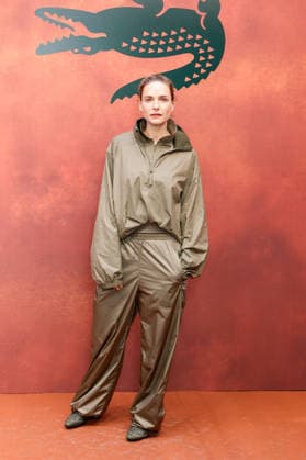 Rebecca Ferguson at the photocall for the Lacoste Women s Ready-to-Wear Spring Summer 2027 show during Paris Fashion Week (PFW) at Roland Garros in Paris, France, on October 4, 2026. Olivier Borde, bestimage. Photocall at the Lacoste Women’s Ready-to-Wear Spring Summer 2027 show as part of Paris Fashion Week on October 4, 2026, in Paris, France. Paris, France  Copyright: xOLIVIERxBORDEx xBESTIMAGExOLIVIERxBORDEx xBESTIMAGEx