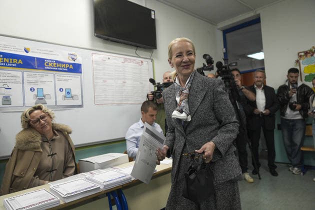 Bakir Izetbegovic casts his vote in Sarajevo SARAJEVO, BOSNIA AND HERZEGOVINA - OCTOBER 4: Bakir Izetbegovic, President of the Party of Democratic Action (SDA) and a candidate for the Presidency of Bosnia and Herzegovina, casts his vote accompanied by his wife, Sebija Izetbegovic, at the polling station located at Nafija Sarajlic Elementary School in Sarajevo, Bosnia and Herzegovina, on October 4, 2026. Samir Jordamovic Anadolu Sarajevo Bosnia and Herzegovina. Editorial use only. Please get in touch for any other usage.  Copyright: x2026xAnadoluxSamirxJordamovicx