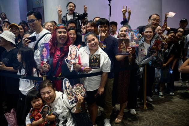 Nene Royal celebrates AGT victory in Bangkok BANGKOK, THAILAND, OCTOBER 4, 2026: Thai singer and guitarist Nene Royal takes part in a victory parade through central Bangkok following her win on Season 21 of America s Got Talent. The 16-year-old, who became the first Thai contestant to win the competition, was welcomed by fans during the Welcome NENE ROYAL: Win The World for Thailand celebration organized by Siam Piwat and private-sector partners. The parade began at Siam Paragon and travelled through central Bangkok before returning to the shopping complex for a welcome event. Bangkok Thailand Copyright: x xWatsawatxKoktabtimx xJNAxPressx