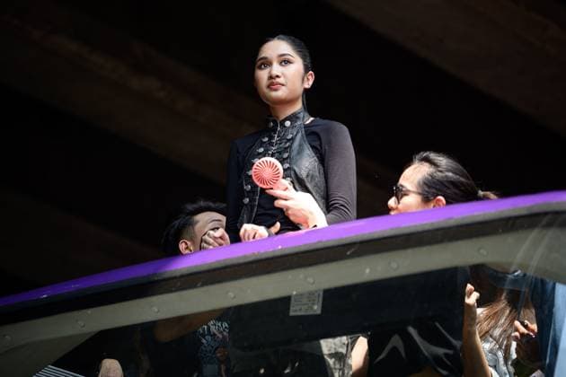 Nene Royal celebrates AGT victory in Bangkok BANGKOK, THAILAND, OCTOBER 4, 2026: Thai singer and guitarist Nene Royal takes part in a victory parade through central Bangkok following her win on Season 21 of America s Got Talent. The 16-year-old, who became the first Thai contestant to win the competition, was welcomed by fans during the Welcome NENE ROYAL: Win The World for Thailand celebration organized by Siam Piwat and private-sector partners. The parade began at Siam Paragon and travelled through central Bangkok before returning to the shopping complex for a welcome event. Bangkok Thailand Copyright: x xWatsawatxKoktabtimx xJNAxPressx